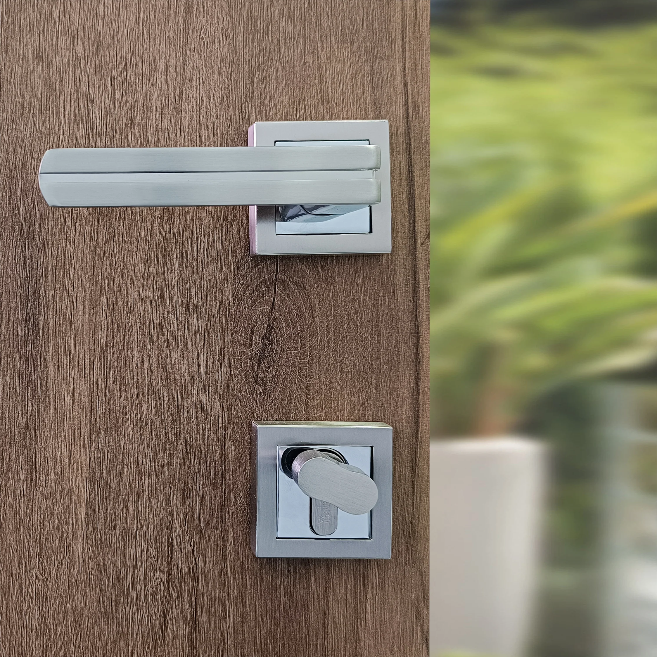 SM-02-01-01 Yale SM series Mortise Lock Comboset with Rose and Escutcheons, Cylinder with Knob inside and keys Outside, SS Finish - Image 13
