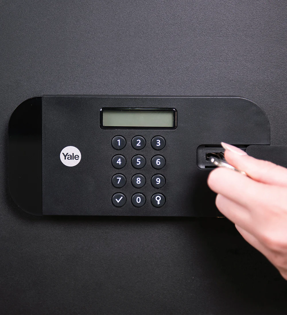 YSFB/250/EB1 High Security Digital Safe Locker with Fingerprint and Pin Access - Black - Image 10